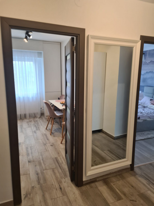 Apartament de inchiriat, 2 camere, decomandat, etajul 3/4