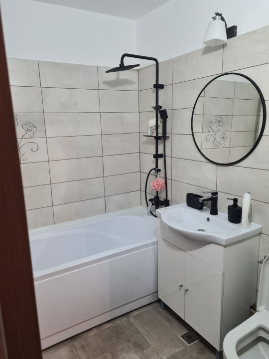 Apartament de inchiriat, 2 camere, decomandat, etajul 3/4
