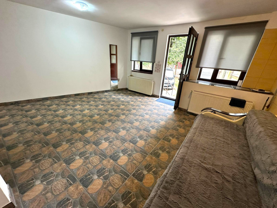 Inchiriere 2 Camere Vitan Mall | centrala proprie | curte | loc parcare