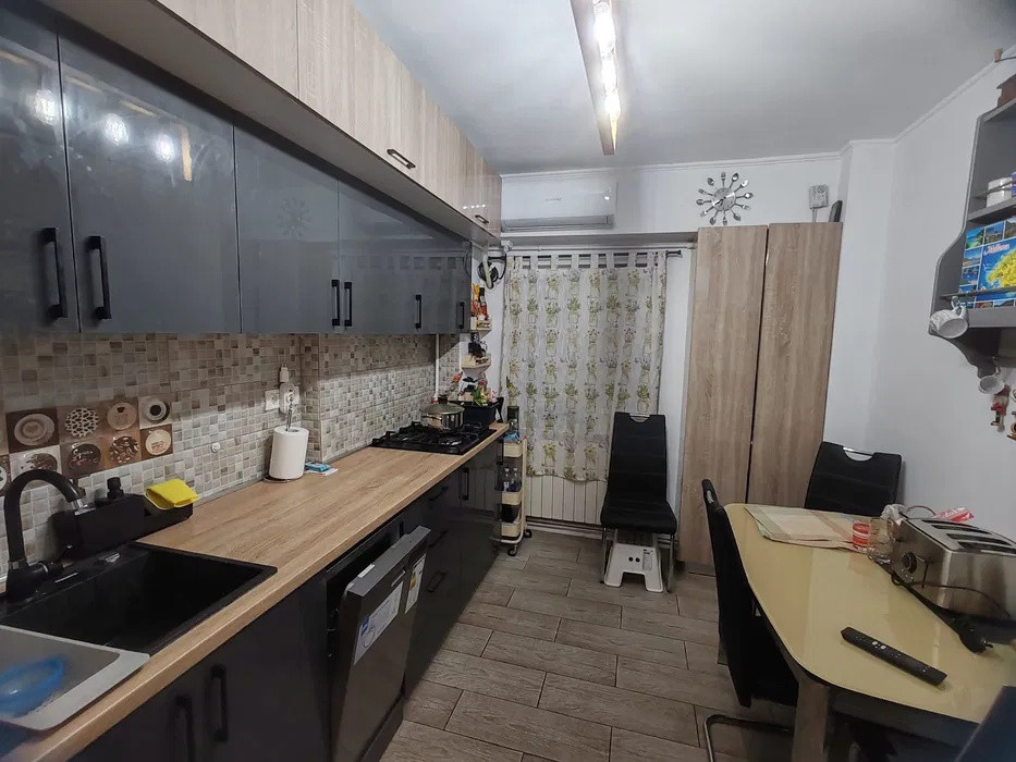 Vanzare 3 camere cu centrala proprie | Tineretului - Sincai | 69 mp