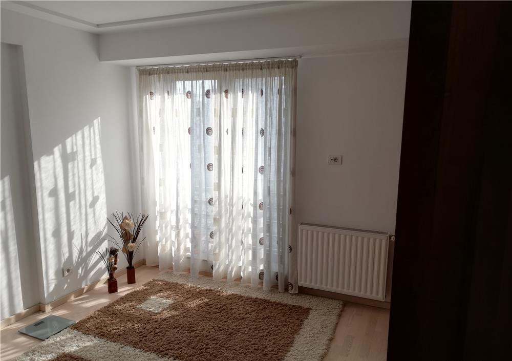 Vanzare Apartament 3 camere | Decebal | 67mp