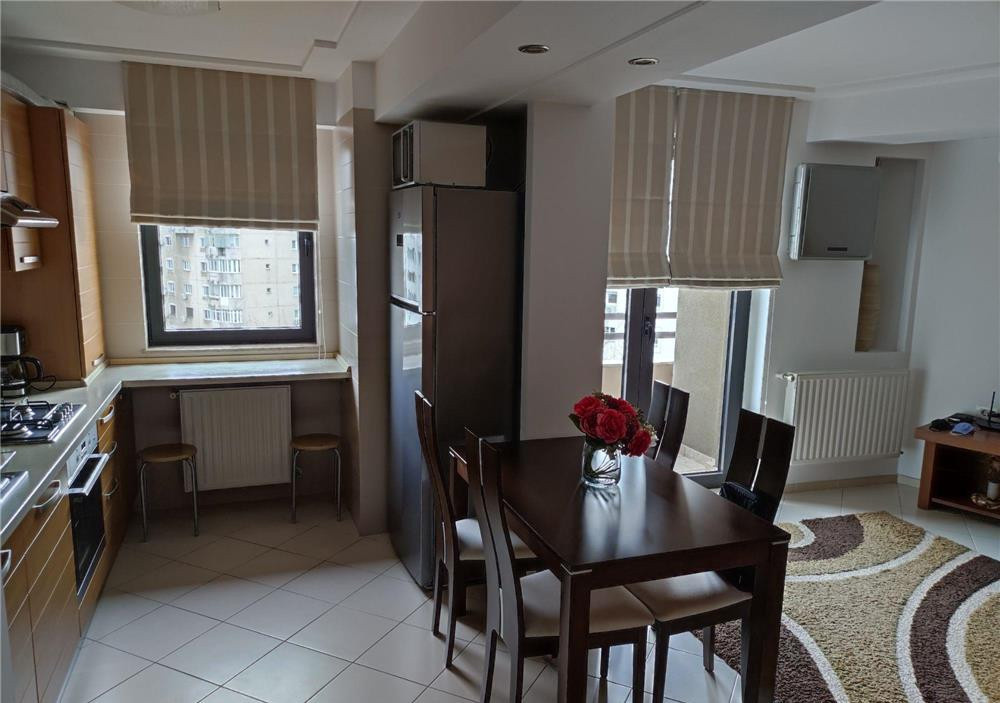 Vanzare Apartament 3 camere | Decebal | 67mp