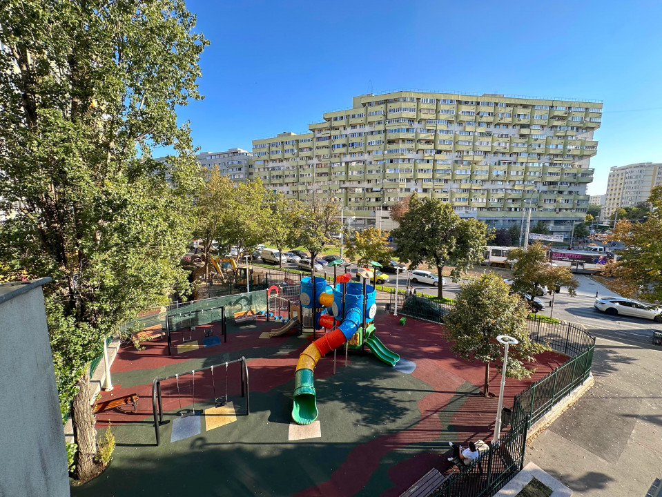 4 Camere 115mp Mega Mall Delfinului | terasa 11mp si boxa subsol 4mp