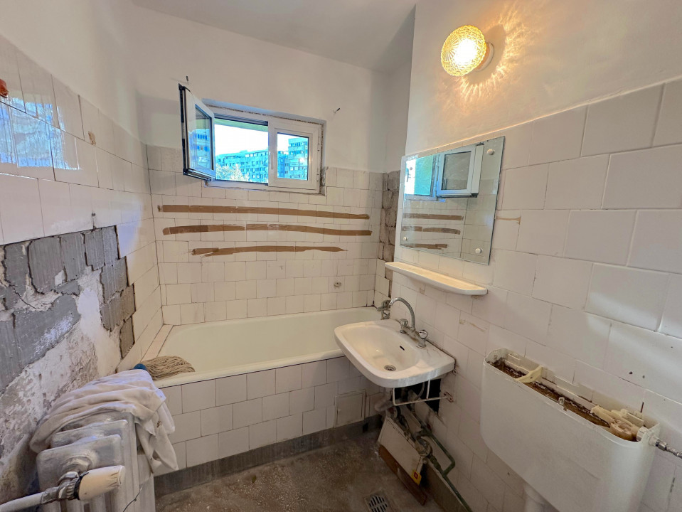 4 Camere 115mp Mega Mall Delfinului | terasa 11mp si boxa subsol 4mp