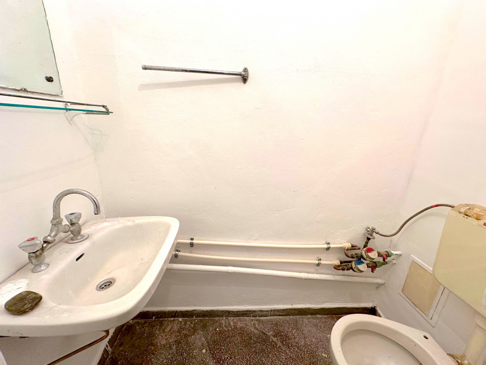 4 Camere 115mp Mega Mall Delfinului | terasa 11mp si boxa subsol 4mp