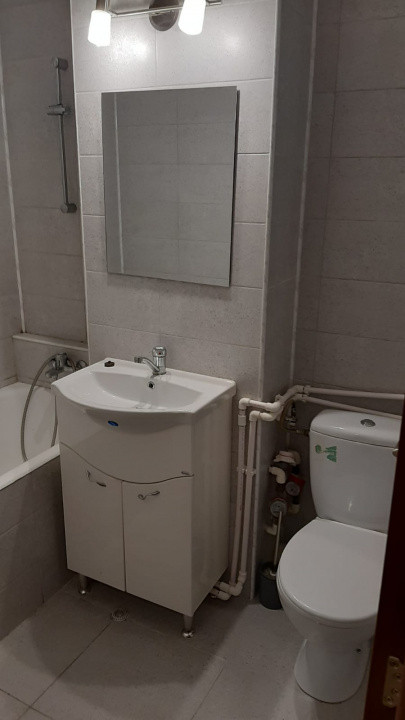 Vanzare Garsoniera decomandata cu balcon P/4 | Mall Vitan | 42 mp