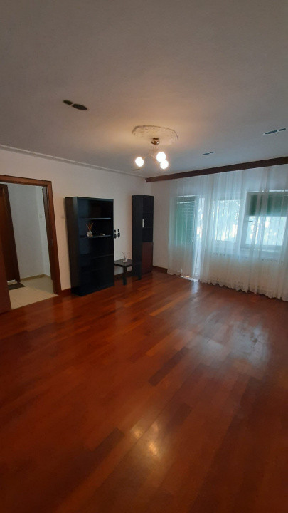 Vanzare Garsoniera decomandata cu balcon P/4 | Mall Vitan | 42 mp