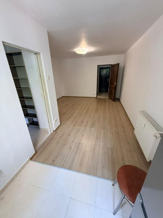 Vanzare Garsoniera Bd. Basarabia / bloc reabilitat / 33mp