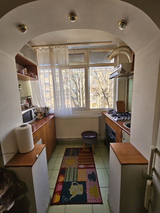 Apartament 2 camere decomandat, etajul 2!